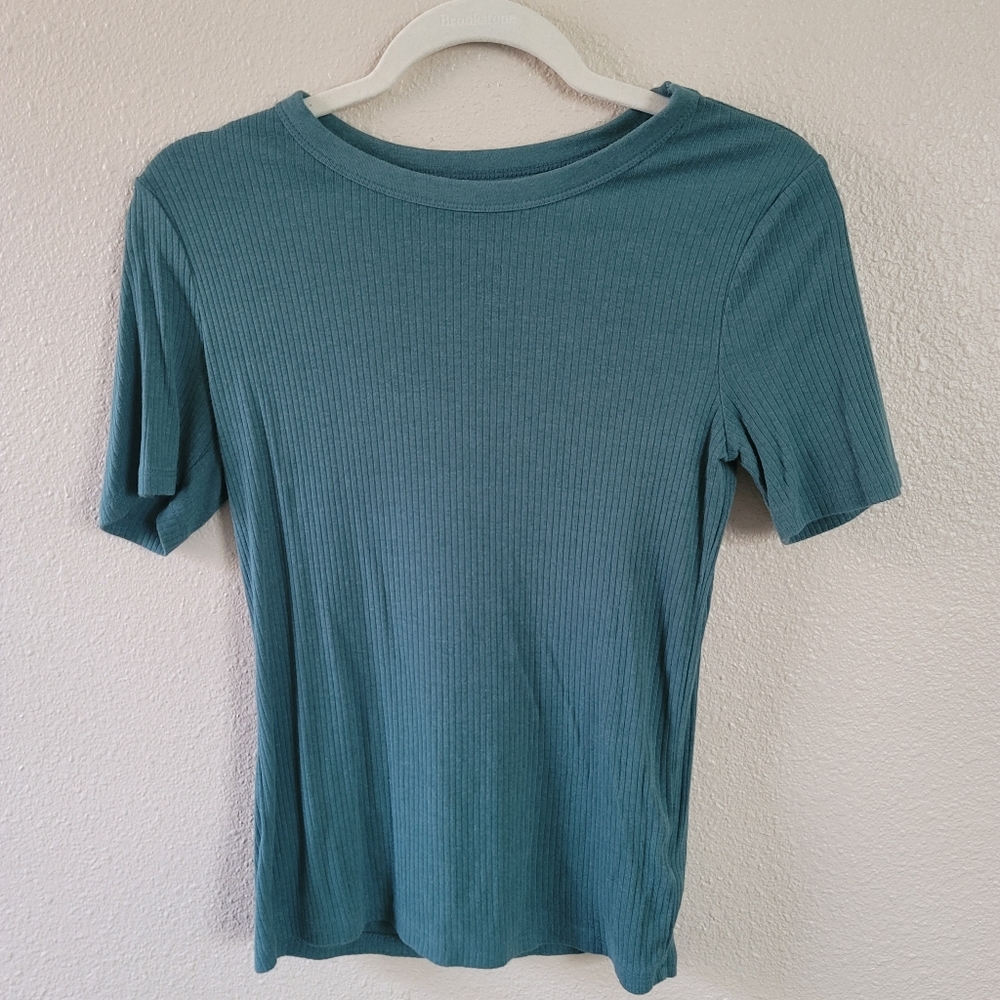 ✨️BOGO✨️A New Day Green Ribbed Layering Shirt Top Size Small